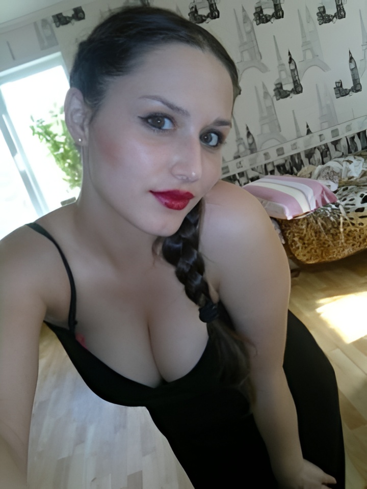 Стелла привлекальеная девушка из Вычегодского цена от 3000 руб