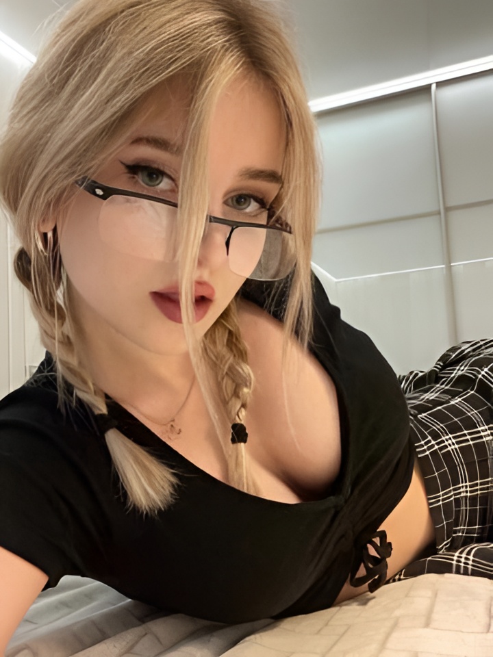 Зоя привлекальеная девушка из Вычегодского цена от 1500 руб