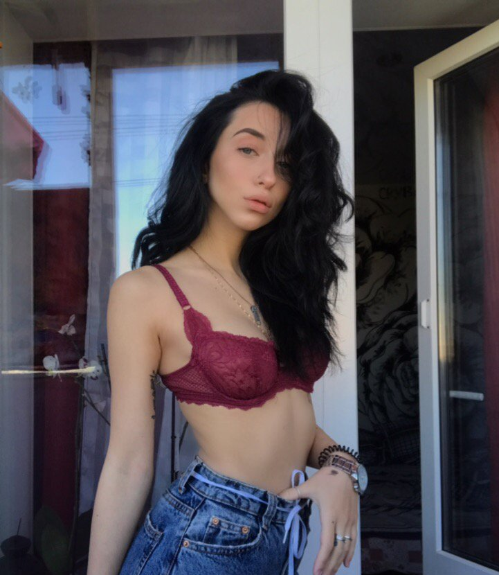 Надюша привлекальеная девушка из Вычегодского цена от 3000 руб