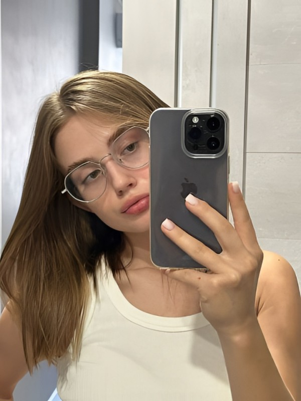 Мишель привлекательная девушка из Вычегодского цена от 10000 руб