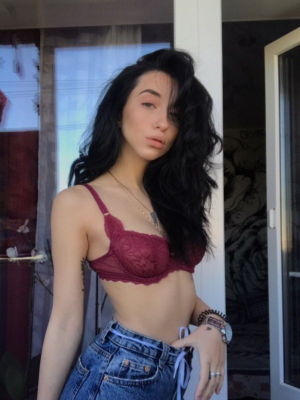 Надюша привлекательная девушка из Вычегодского цена от 3000 руб