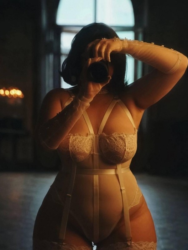 Галина привлекательная девушка из Вычегодского цена от 7000 руб