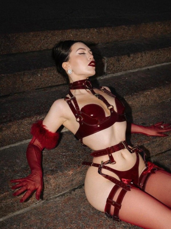 Эммочка привлекательная девушка из Вычегодского цена от 7000 руб